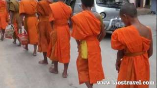 preview picture of video 'Alms Ceremony - Laos Travel.mp4'