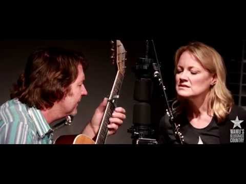 Bruce Robison & Kelly Willis - Leaving [Live at WAMU's Bluegrass Country]