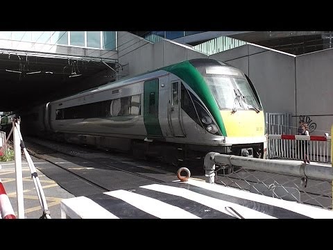 Level Crossing at Lansdowne Road - IE 22000 Class DMU