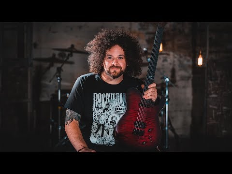 Learn to play guitar with Rabea Massaad | Musicisum