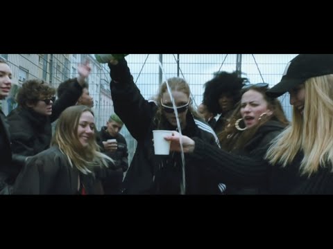 DONNA SAVAGE - Tritte (prod. Brenk Sinatra) Official Music Video