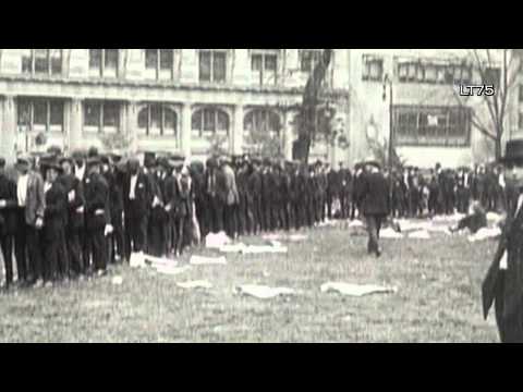 Gold Diggers of 1933 : "We're In The Money!"... Jack Hylton & His Orchestra (1933)