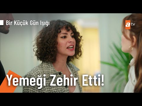 Dila, kaynar çorbayı Elif'in üzerine boşalttı! - Bir Küçük Gün Işığı 17. Bölüm