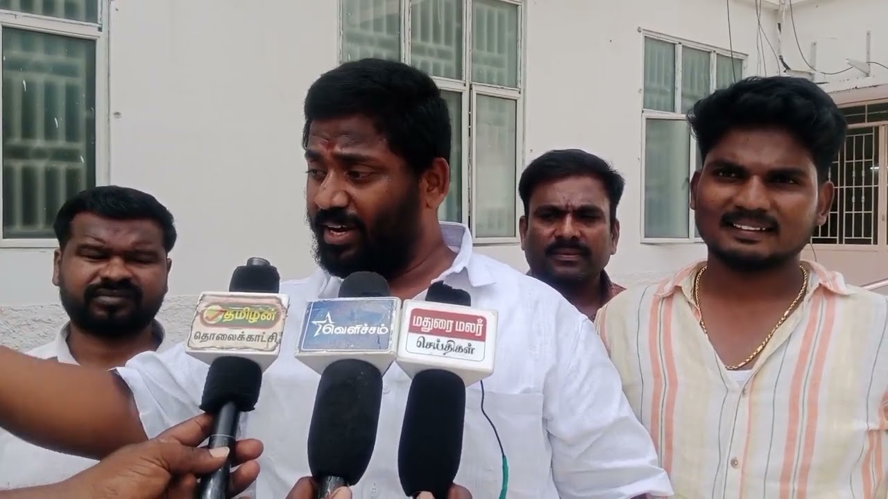 விபத்தை ஏற்படுத்தும் விளம்பர போர்டுகள் மதுரை மாவட்ட ஆட்சியர் கவணிப்பாரா?