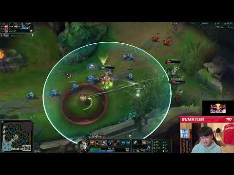 This is how T1 Gumayusi 1v2 in bot lane