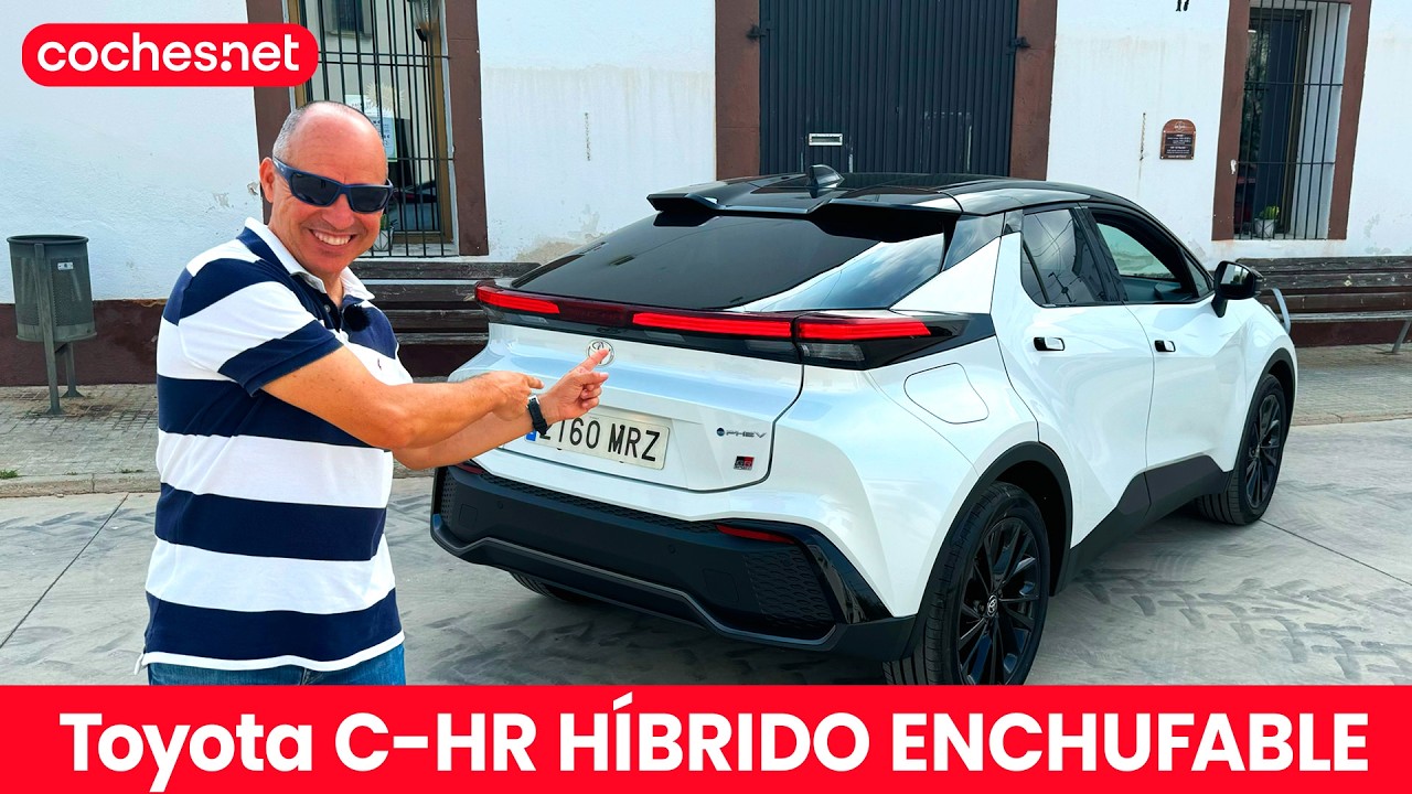 Miniatura del vídeo: Toyota C-HR Híbrido Review: ¿Sigue Siendo el SUV Rey?