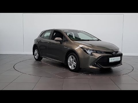 Toyota Corolla 1.8 Hybrid Luna Hatchback**CALL STE - Image 2