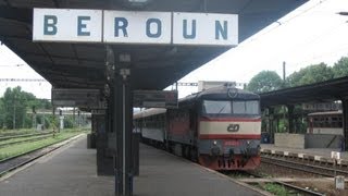 preview picture of video 'Czech Republic: CD Railways Class 749 121-0 departs Beroun, unsilenced engine'
