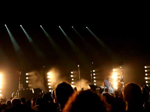 Rodrigo y Gabriela with Robert Trujillo