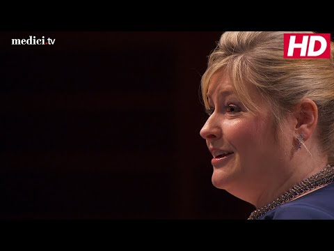 Karen Cargill sings Berlioz’s Les Nuits d’été with Valery Gergiev and the London Symphony Orchestra Thumbnail