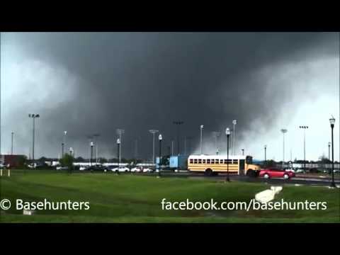 Devastating Tornado - Moore, Oklahoma (5/20/2013)