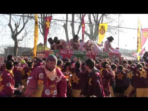 Battaglia delle Arance 2011 - Ivrea - gli Aguzzini dei Biandrate