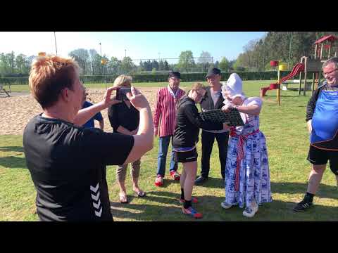 KV Apeldoorn G Team trainingspakken uitreiking