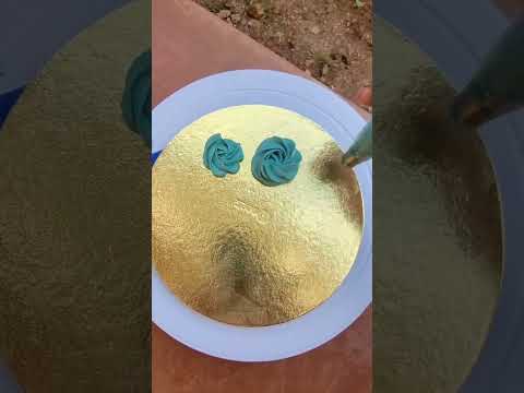 How to use 2D nozzel for cake... #pipingtechniques#cakedecorating #nozzel#piping#cake #baking #learn