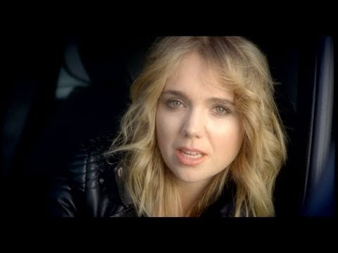 Lucie Vondráčková - Fénix (Živé vystoupení z akce Deska roku 2008)