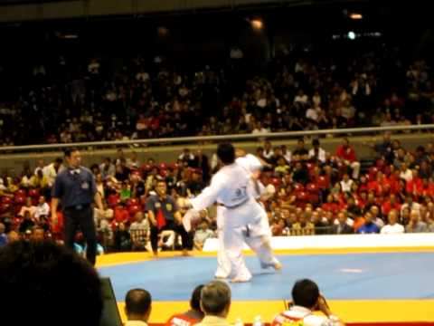 Zenjyuro Mori VS Conrad Tuhega / The 10th World Open Karate Tournament