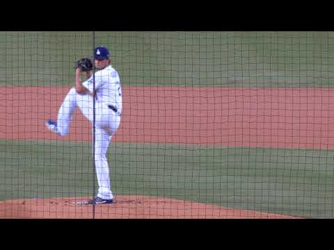 経営学科 ダルビッシュ有投手先発1回の投球練習。2017年9月26日＠ドジャーススタジアム