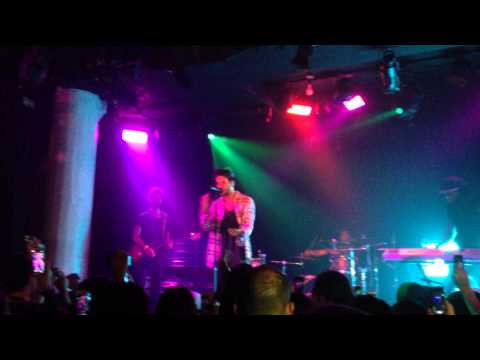 Travis Garland - Where to Land (Live in NYC Santos Party House)