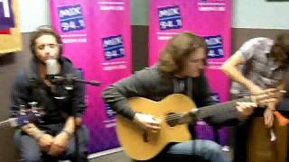 One Eskimo Performs &quot;UFO&quot; Unplugged in the Mix Underground Lounge!