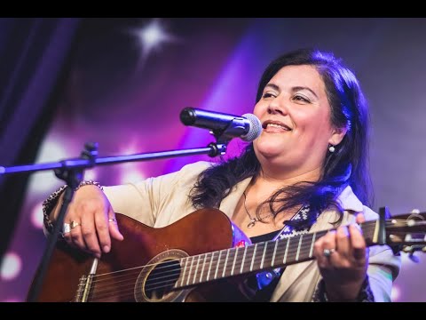 BAJO EL CIELO DE MANTILLA - Inés Cañas en MUSICALISIMO