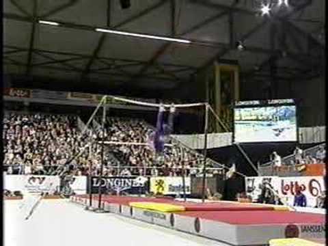Tasha Schwikert - 2001 Worlds Team Finals - Uneven Bars