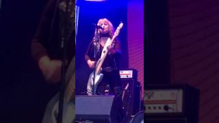 Tear Me Apart Suzi Quatro 10.6.17