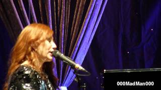 Tori Amos - Carry - HD Live at Le Grand Rex, Paris (05 Oct 2011)