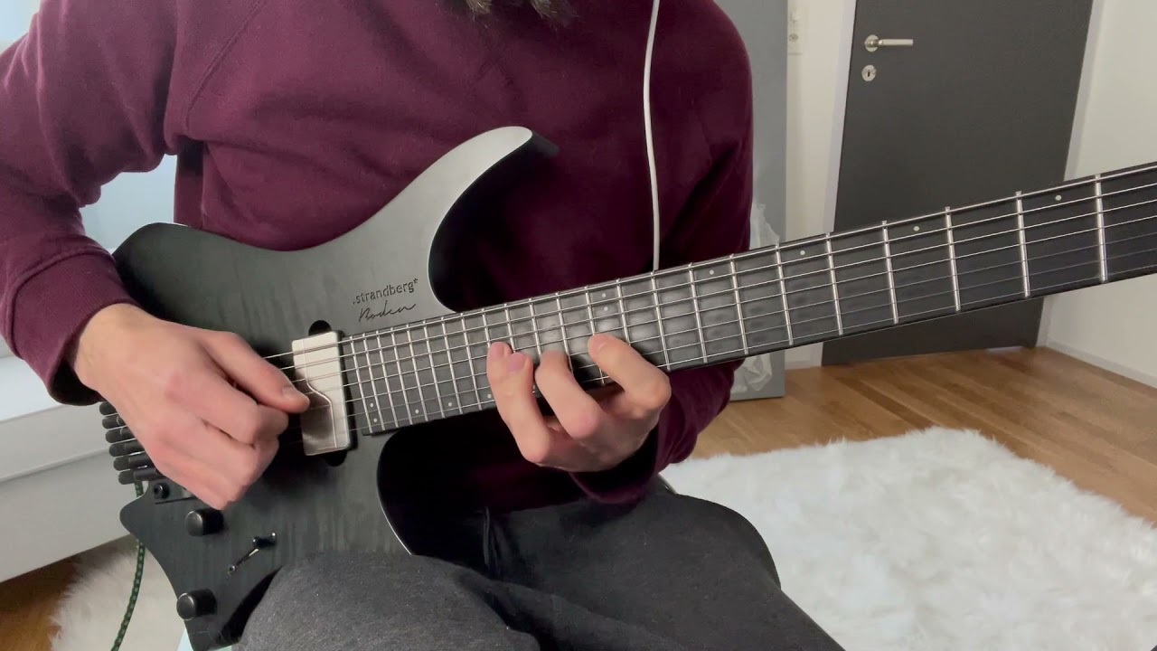 Roberto Barlocci playing an economy picking lick based on Bach's BWV 1054 on electric guitar