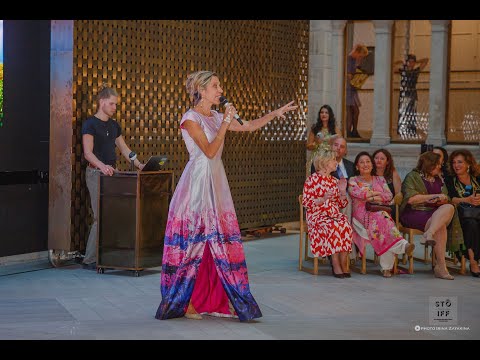 Stockholm International Fashion Fair 2021. Guest artist: Therése Neaimé