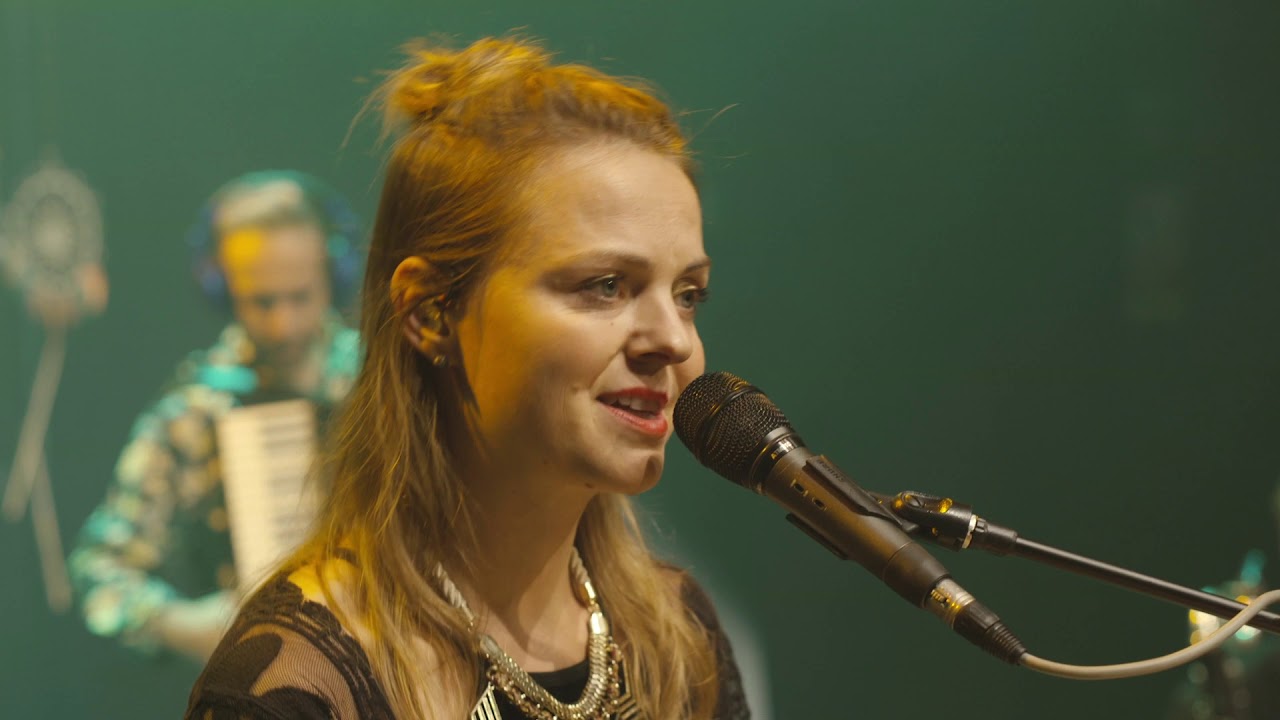 Bára Zmeková live show for WOMEX 2020