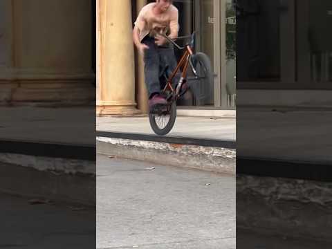 Anthony Perrin flat ledge magic in BCN! #kinkbmx #bmx #barcelona #street #riding #biking