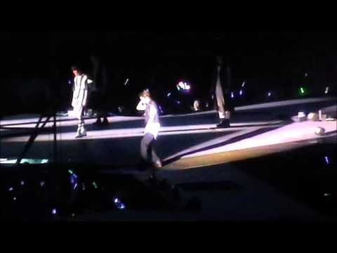 121123 SMTOWN SG SHINee - Intro + Love Like Oxygen