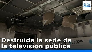 Drones rusos destruyen la sede de la televisión pública en Dnipró y dejan varios heridos