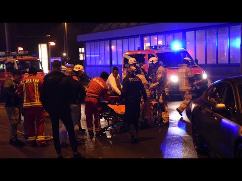 Berlin-Prenzlauer Berg: Betrunkene Mercedes-Fahrerin fährt bei Rot laufenden Fußgänger (23) an