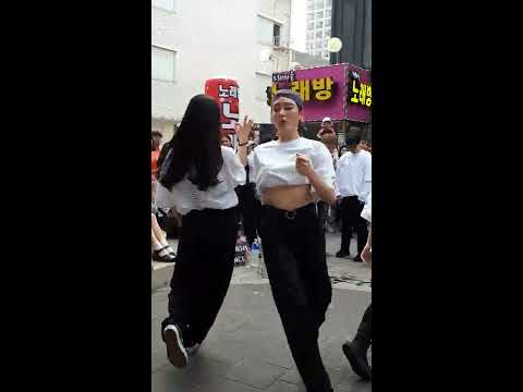 MAMAMOO 'GOGOBEBE' COVER. LOVELY GIRL WITH IRRESISTIBLE ARTISTIC AURA. DANCING IS SO NATURAL.