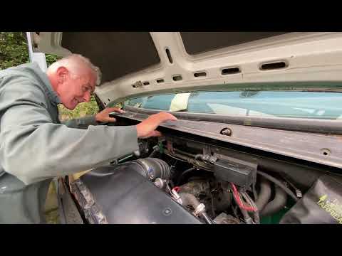 Mercedes Vario Windscreen / Scuttle Panel Removal