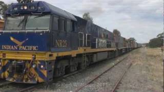 preview picture of video 'Interstate Superfreighter : 7SP3 at Stockinbingal : Australian trains and railroads'