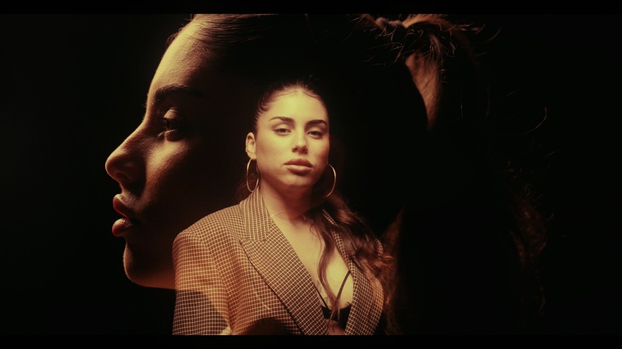 Videoclip EXTRAÑÁNDOTE de Beatryz García