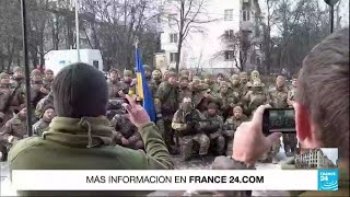 Voluntarios locales y extranjeros suman fuerzas para defender Ucrania