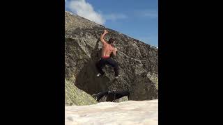 Video thumbnail of El Bloquero Solitario, 6b. Pas de la Casa