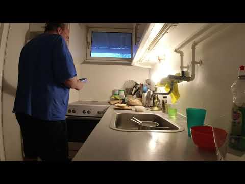 MongoTV_6054 - Min Aftensmad - FRANSKBRØD Med KRAPPESALAT og TOMAT