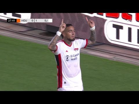 Gran definición del colombiano Cristian Arango para el primero de San Jose