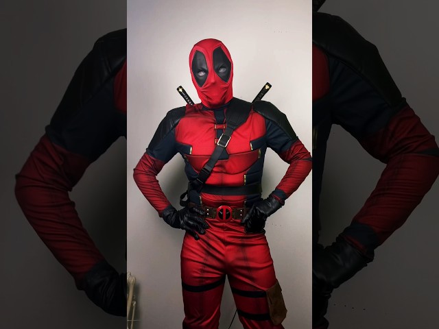 Vídeo relacionado con MARVEL Deadpool Traje Zentai de Halloween para adulto, mono ajustado en tejido elástico con cremalleras invisibles y apertura en muñecas (L)