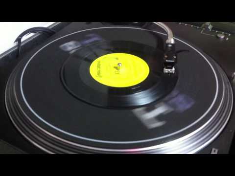 Neno exporta som - Deixa a Tristeza