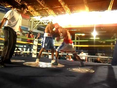 BOXE: Douglas Ataide X Elvis Presley - CTN 10/12/2011