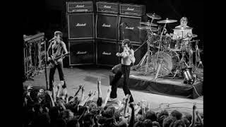 AC / DC - 06 - Down payment blues (Manchester - 1978)
