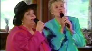 Anne Murray &amp; Rita MacNeil: Flying on Your Own