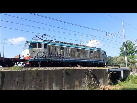 E652.002 PROTOTIPO a Chivasso in un fantastico transito con un treno merci