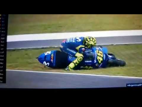 Marquez fa cadere Valentino Rossi