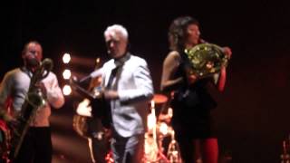 David Byrne &amp; St. Vincent &quot;I am an Ape&quot; Milwaukee